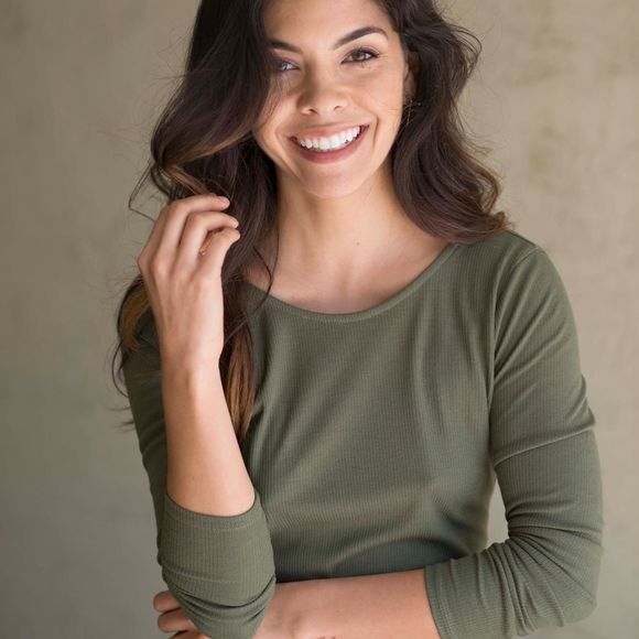 Meet your Posher, Leah - Picture 1 of 1